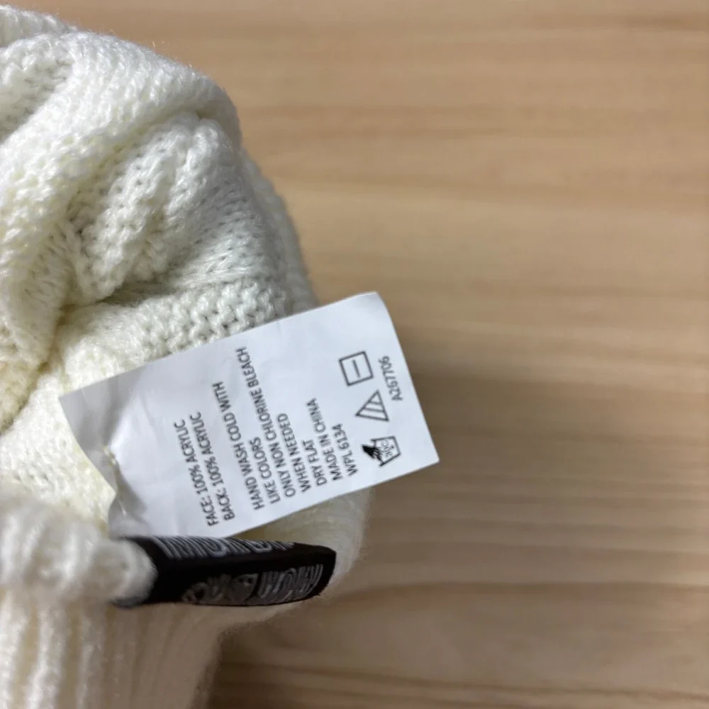 MukLuks Knit‎ Winter Hat Fairisle Snowflake Nordic Ski Outdoor Beanie